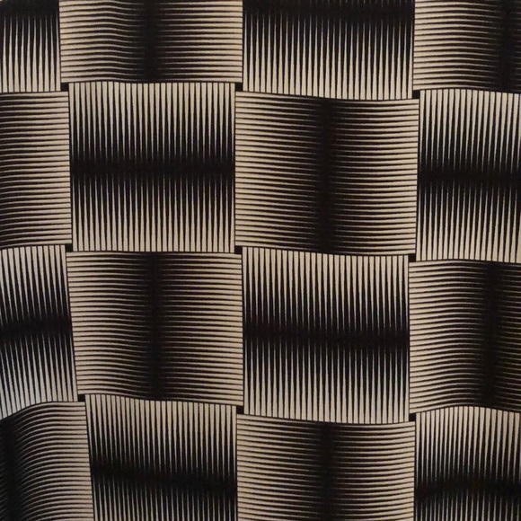 Short sleeve white and black blouse - Picture 4 of 7